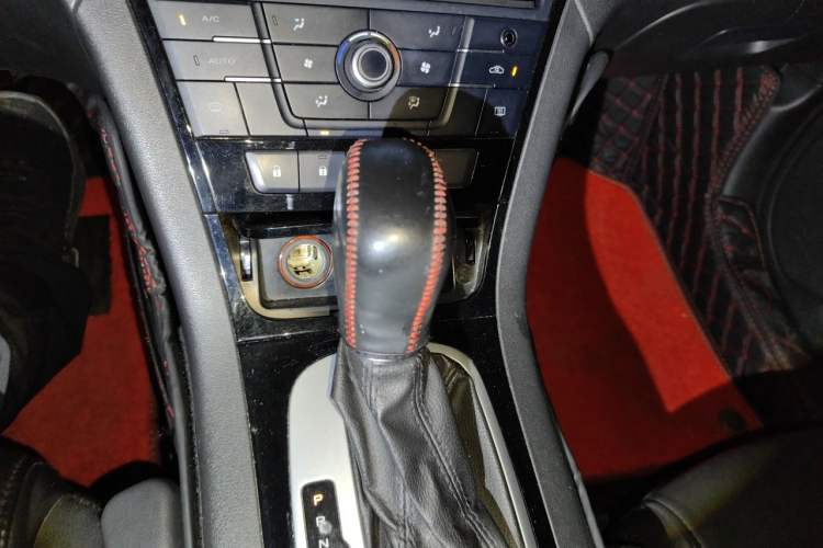 Used MG GS 2016 1.5TGI TST Luxury Edition Gear Lever