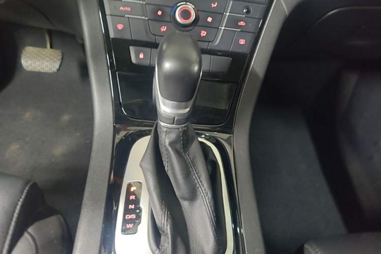 Used MG GS 2016 1.5TGI TST Luxury Edition Gear Lever