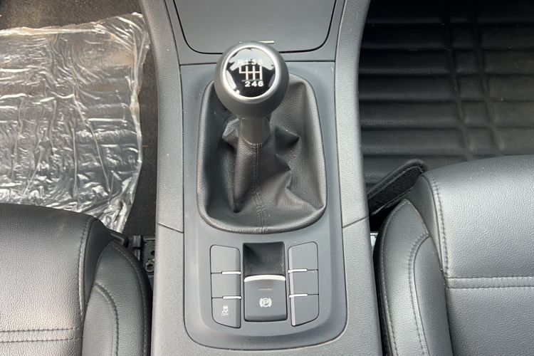 Used MG GS 2016 1.5TGI Manual Value Edition Gear Lever