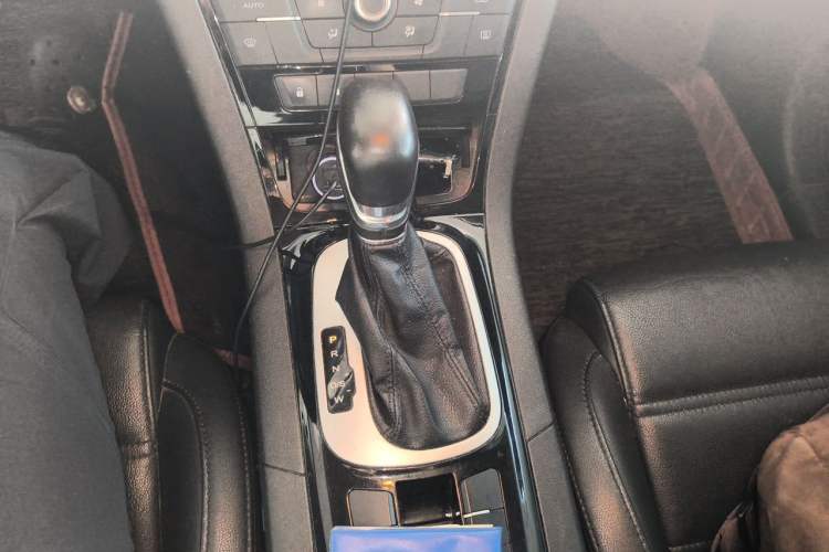 Used MG GS 2016 1.5TGI TST Luxury Edition Gear Lever