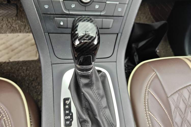 Used MG GS 2016 1.5TGI TST Elite Edition Gear Lever