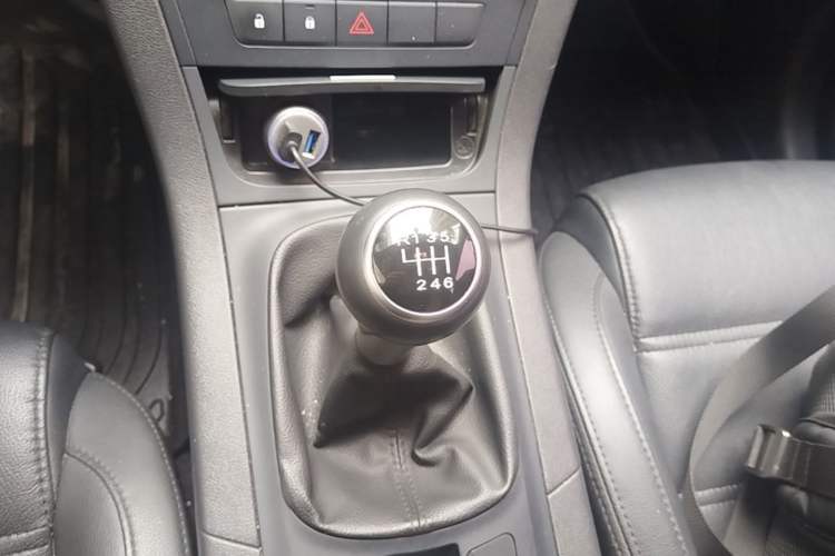 Used MG GS 2016 1.5TGI Manual Value Edition Gear Lever