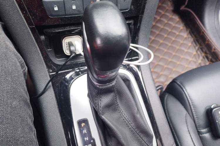 Used MG GS 2016 1.5TGI TST Luxury Edition Gear Lever