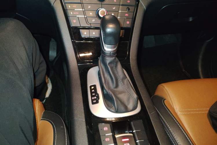 Used MG GS 2016 2.0TGI TST Luxury Edition Gear Lever