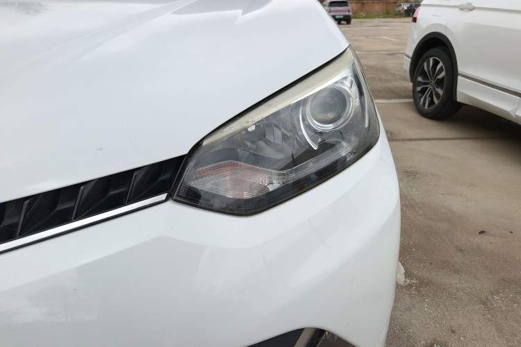 Used MG GS 2016 1.5TGI Manual Value Edition Left Front Headlight