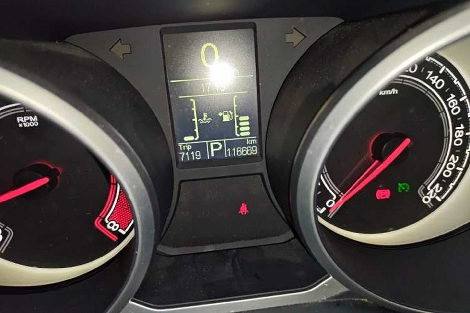 Used MG GS 2016 1.5TGI TST Luxury Edition Odometer Close Up