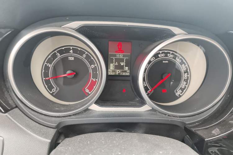 Used MG GS 2016 1.5TGI TST Luxury Edition Odometer Close Up