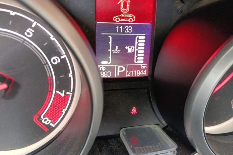 Used MG GS 2016 1.5TGI TST Luxury Edition Odometer Close Up