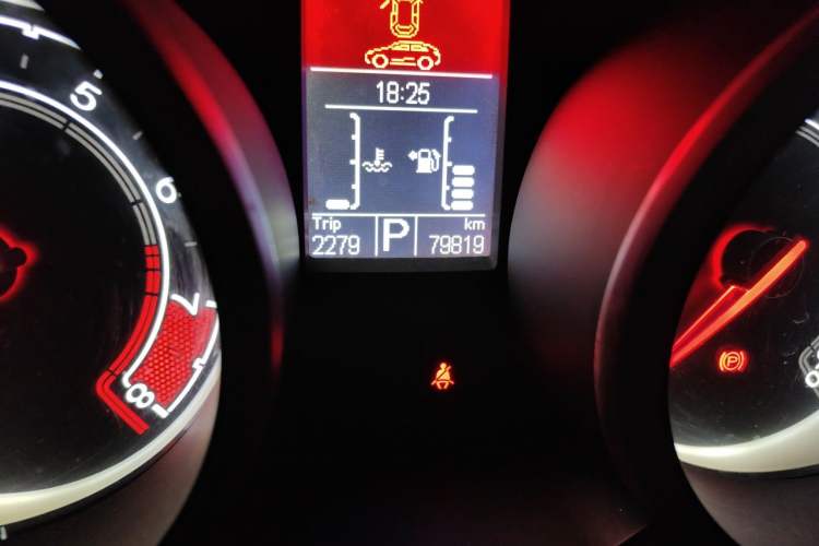Used MG GS 2016 1.5TGI TST Luxury Edition Odometer Close Up