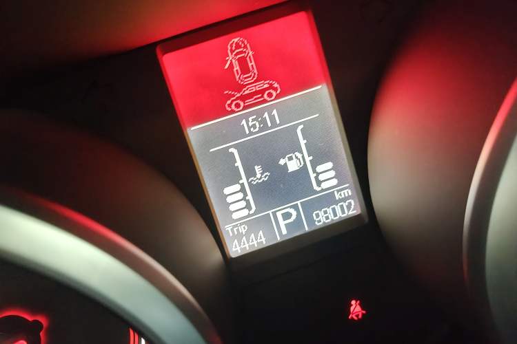 Used MG GS 2016 1.5TGI TST Luxury Edition Odometer Close Up