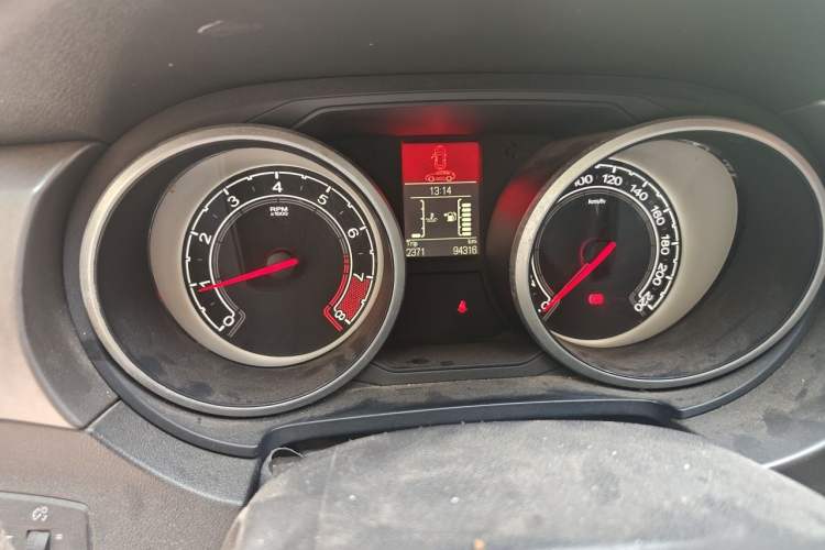Used MG GS 2016 1.5TGI Manual Value Edition Odometer Close Up