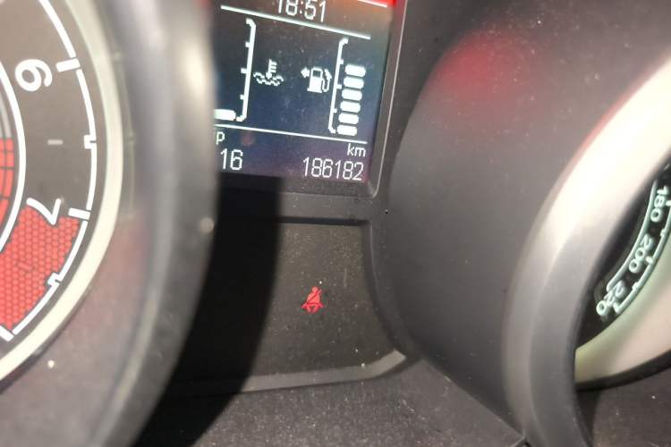Used MG GS 2016 1.5TGI Manual Value Edition Odometer Close Up