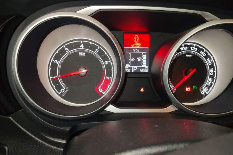 Used MG GS 2016 2.0TGI TST Luxury Edition Odometer Close Up