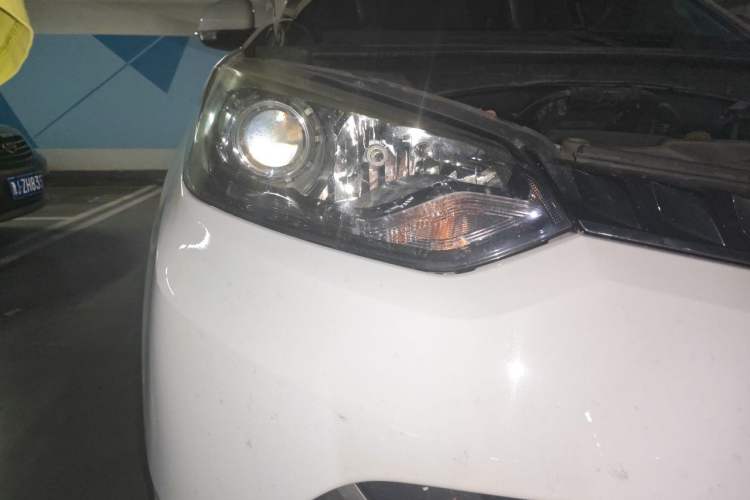 Used MG GS 2016 1.5TGI Manual Value Edition Right Front Headlight