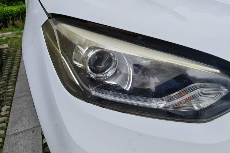 Used MG GS 2016 1.5TGI Manual Value Edition Right Front Headlight