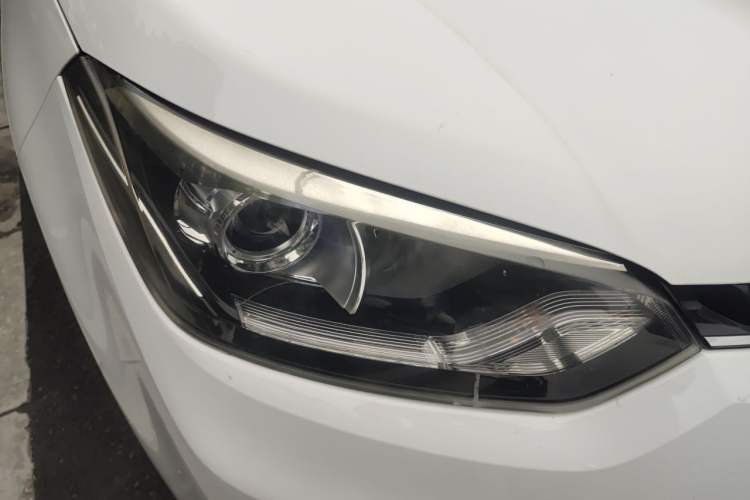Used MG GS 2016 1.5TGI Manual Value Edition Right Front Headlight