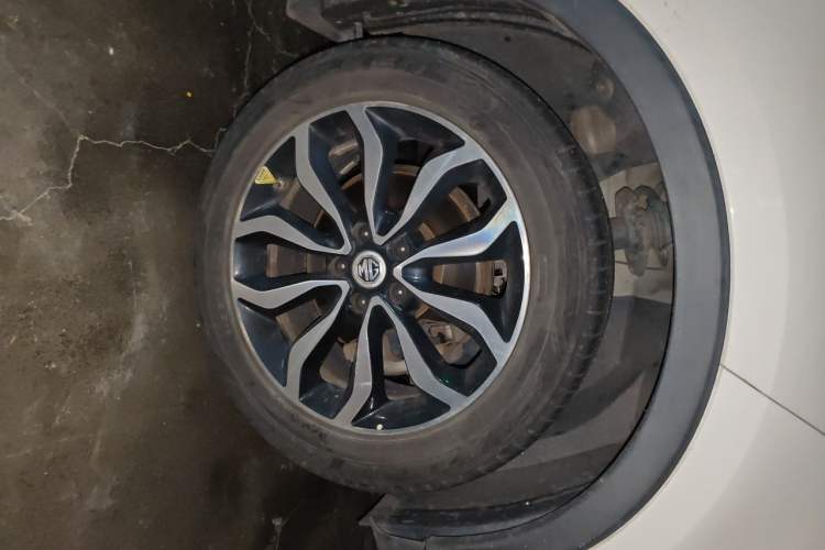 Used MG GS 2016 2.0TGI TST Luxury Edition Right Front Wheel Hub