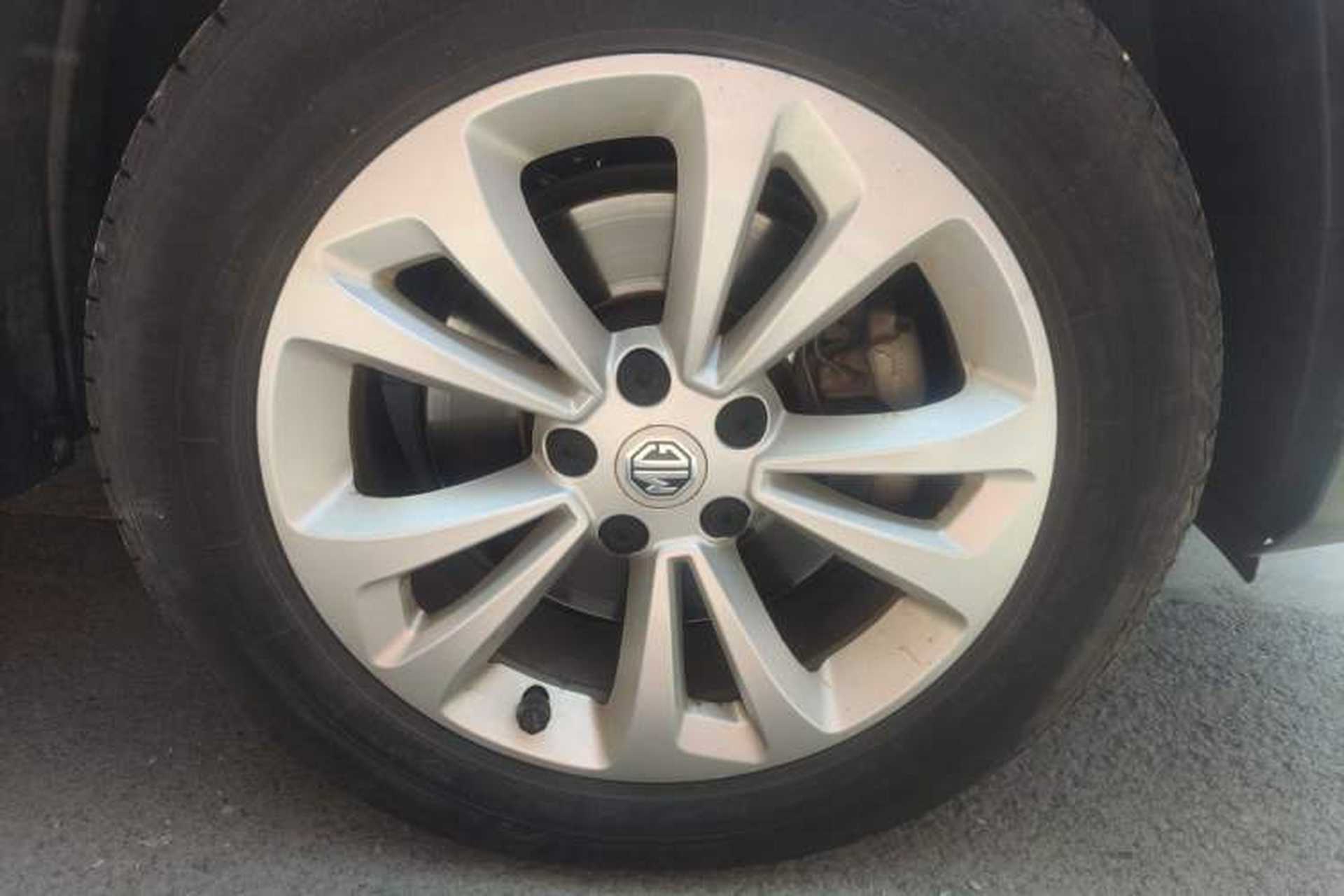 Used MG GS 2016 1.5TGI Manual Value Edition Right Front Wheel Hub
