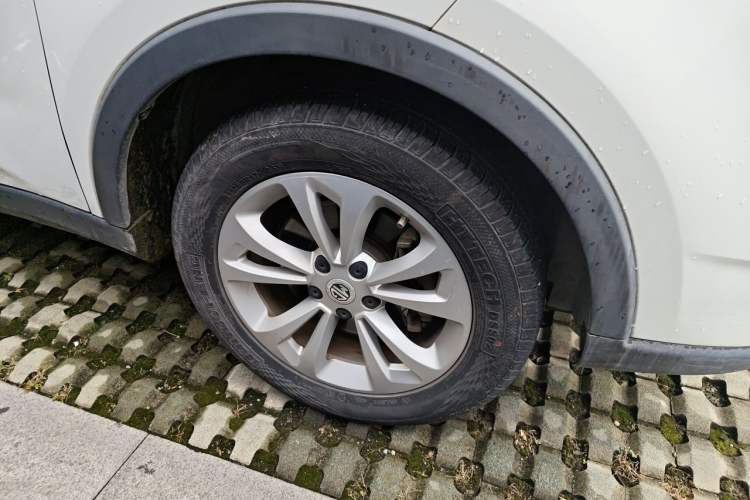 Used MG GS 2016 1.5TGI Manual Value Edition Right Front Wheel Hub