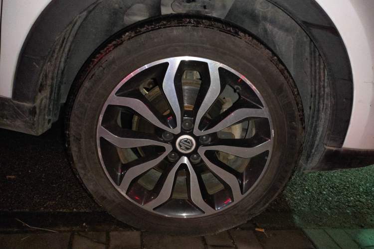 Used MG GS 2016 1.5TGI TST Luxury Edition Right Front Wheel Hub