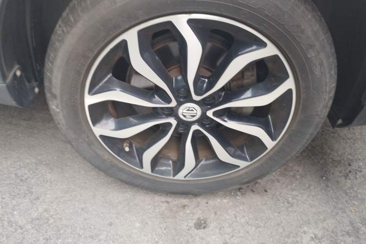 Used MG GS 2016 1.5TGI TST Luxury Edition Right Front Wheel Hub