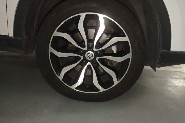 Used MG GS 2016 2.0TGI TST Luxury Edition Right Front Wheel Hub
