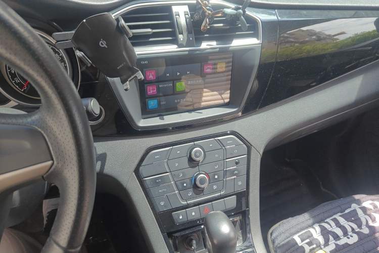 Used MG GS 2016 1.5TGI TST Luxury Edition Audio And AC Panel