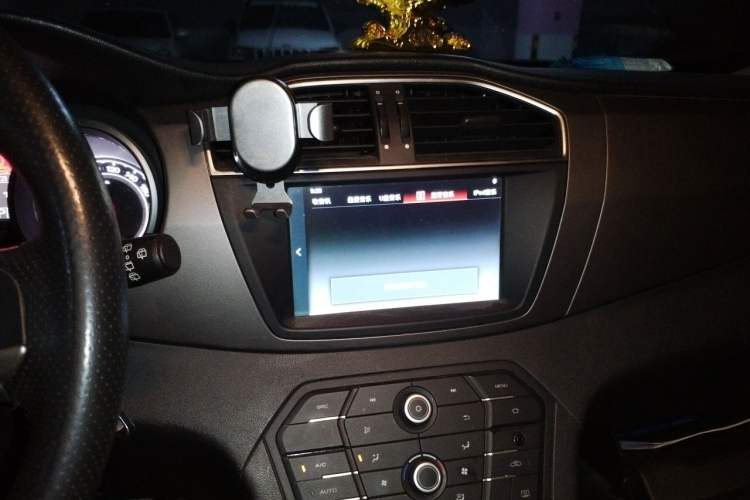 Used MG GS 2016 1.5TGI TST Elite Edition Audio And AC Panel