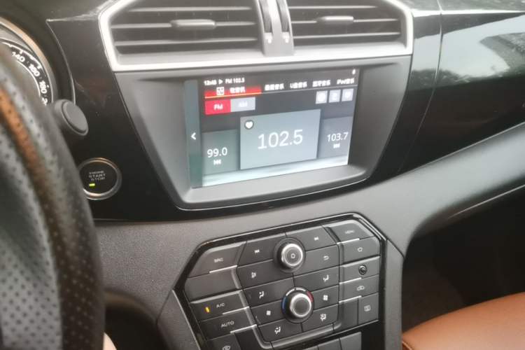 Used MG GS 2016 1.5TGI TST Luxury Edition Audio And AC Panel