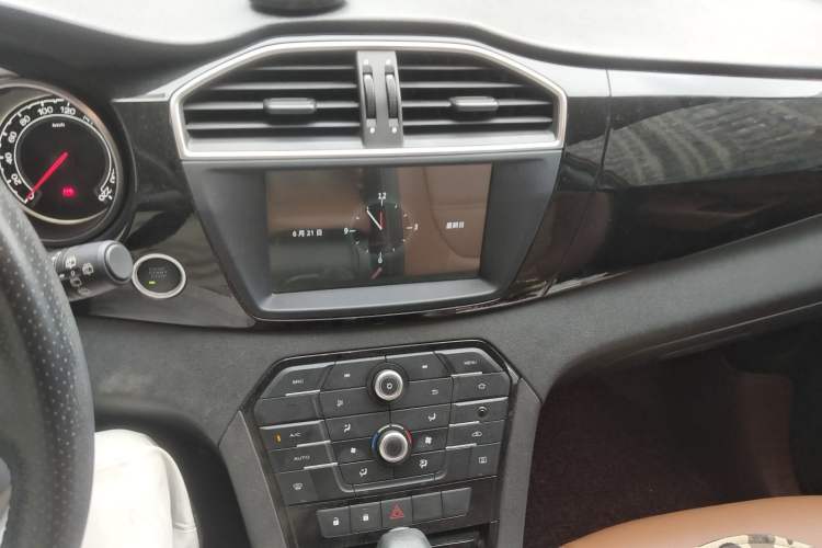 Used MG GS 2016 1.5TGI TST Luxury Edition Audio And AC Panel