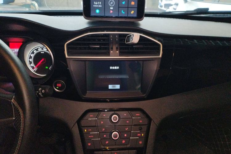 Used MG GS 2016 1.5TGI TST Luxury Edition Audio And AC Panel