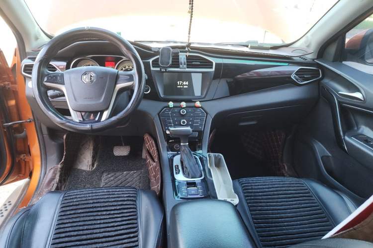 Used MG GS 2016 1.5TGI TST Luxury Edition Center Console