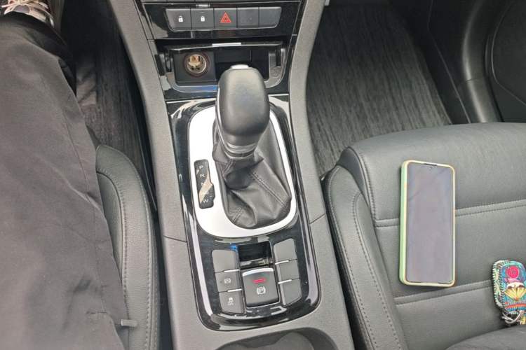 Used MG GS 2016 1.5TGI TST Luxury Edition Gear Lever