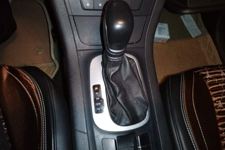 Used MG GS 2016 1.5TGI TST Elite Edition Gear Lever