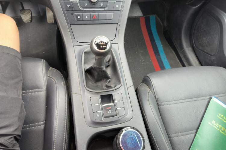 Used MG GS 2016 1.5TGI Manual Value Edition Gear Lever