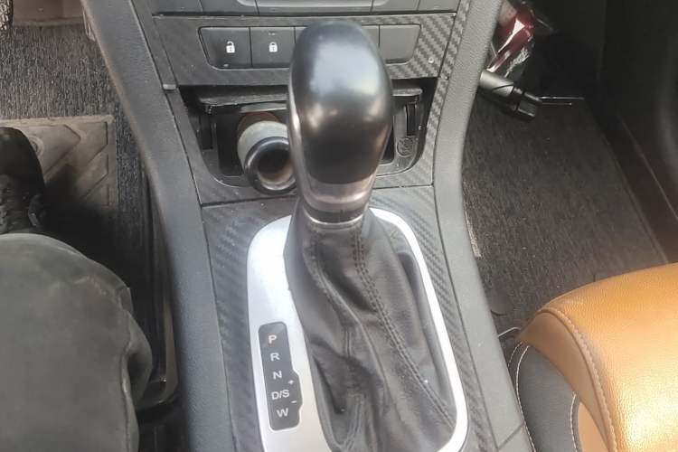 Used MG GS 2016 1.5TGI TST Luxury Edition Gear Lever