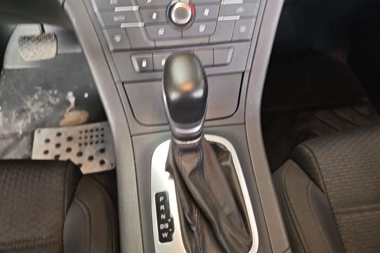 Used MG GS 2016 1.5TGI TST Elite Edition Gear Lever
