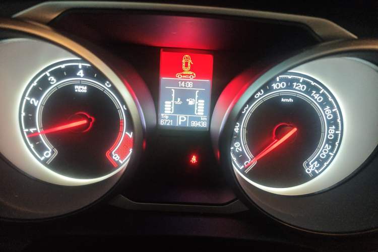 Used MG GS 2016 2.0TGI TST Luxury Edition Odometer Close Up