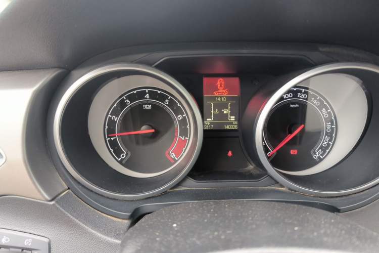 Used MG GS 2016 1.5TGI Manual Value Edition Odometer Close Up
