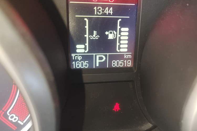 Used MG GS 2016 1.5TGI TST Luxury Edition Odometer Close Up
