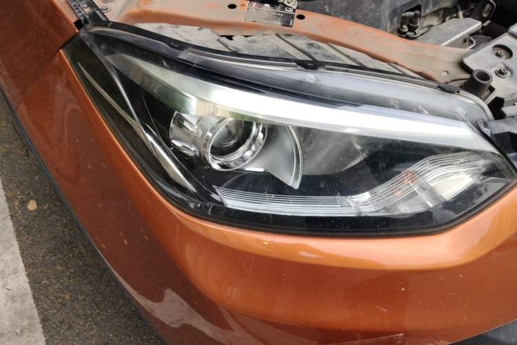 Used MG GS 2016 1.5TGI Manual Value Edition Right Front Headlight