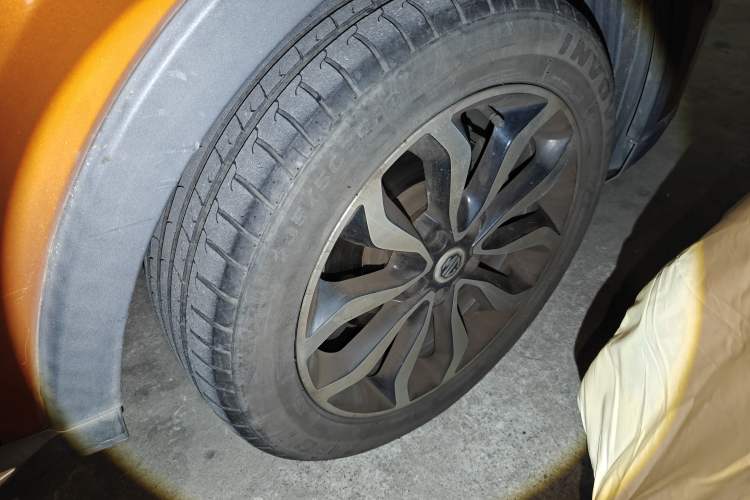 Used MG GS 2016 1.5TGI TST Luxury Edition Right Front Wheel Hub