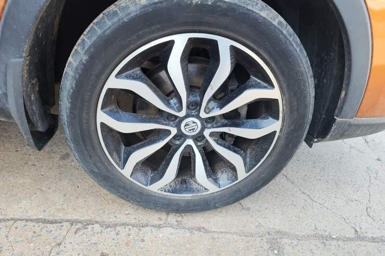 Used MG GS 2016 1.5TGI TST Luxury Edition Right Front Wheel Hub