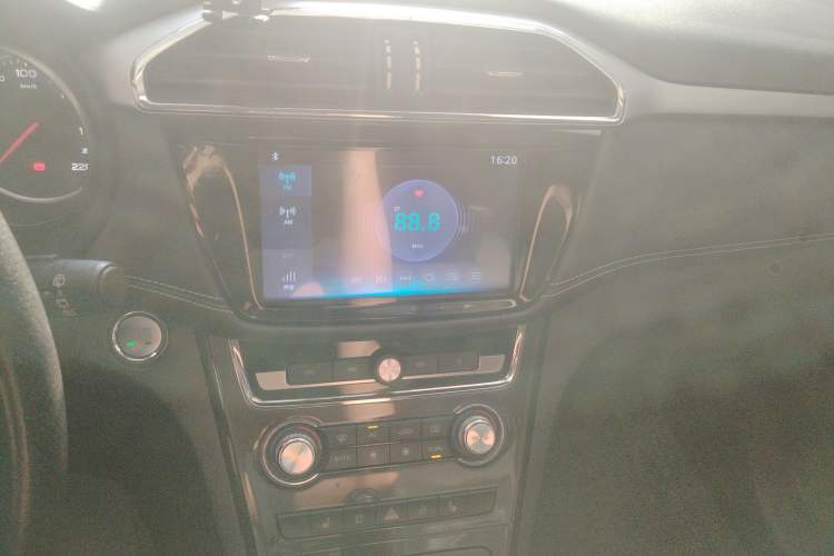 Used MG GS 2017 20T Automatic Prestige Edition Audio And AC Panel