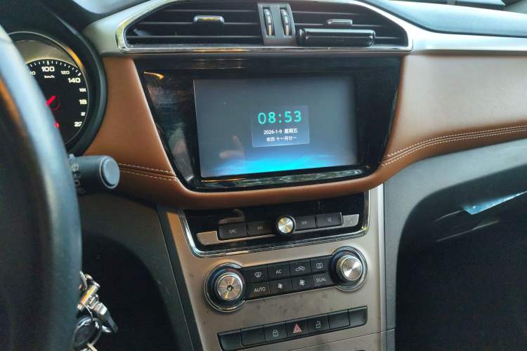 Used MG GS 2017 20T Automatic Luxury Edition Audio And AC Panel