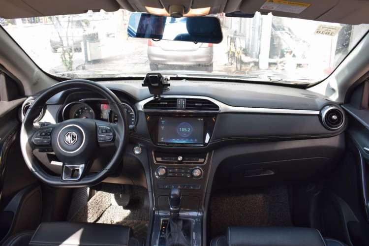 Used MG GS 2017 20T Automatic Prestige Edition Center Console