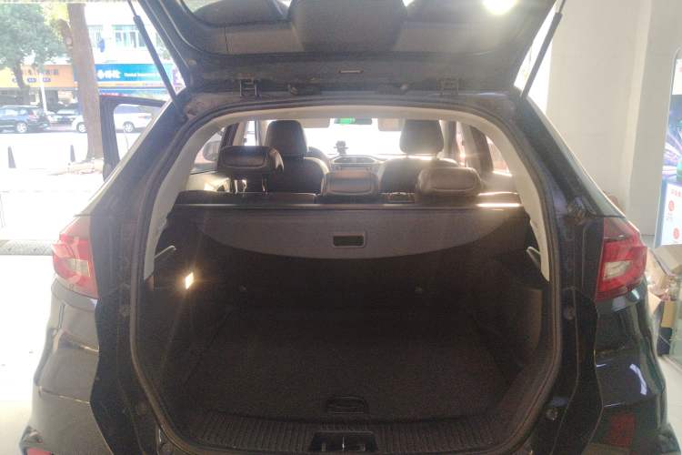 Used MG GS 2017 20T Automatic Prestige Edition Trunk