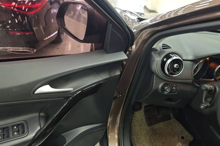 Used MG GS 2017 20T Automatic Prestige Edition Driver Seat
