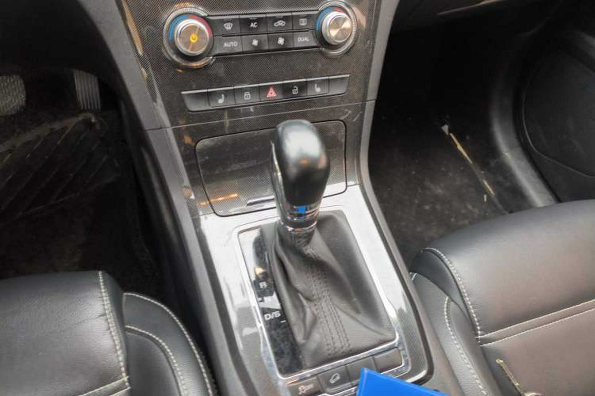Used MG GS 2017 20T Automatic Prestige Edition Gear Lever