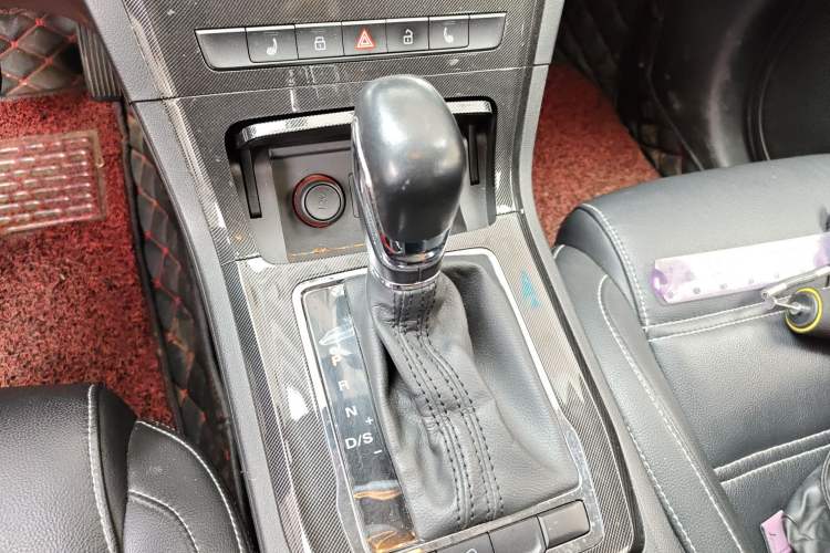 Used MG GS 2017 20T Automatic Prestige Edition Gear Lever